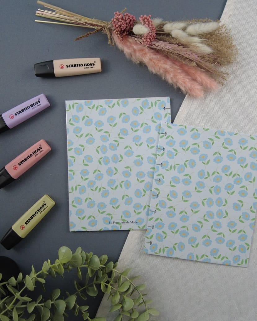 petitesfleursbleues-carnetrechargeable-couvertureatoma-lapapeteriedemarie.2