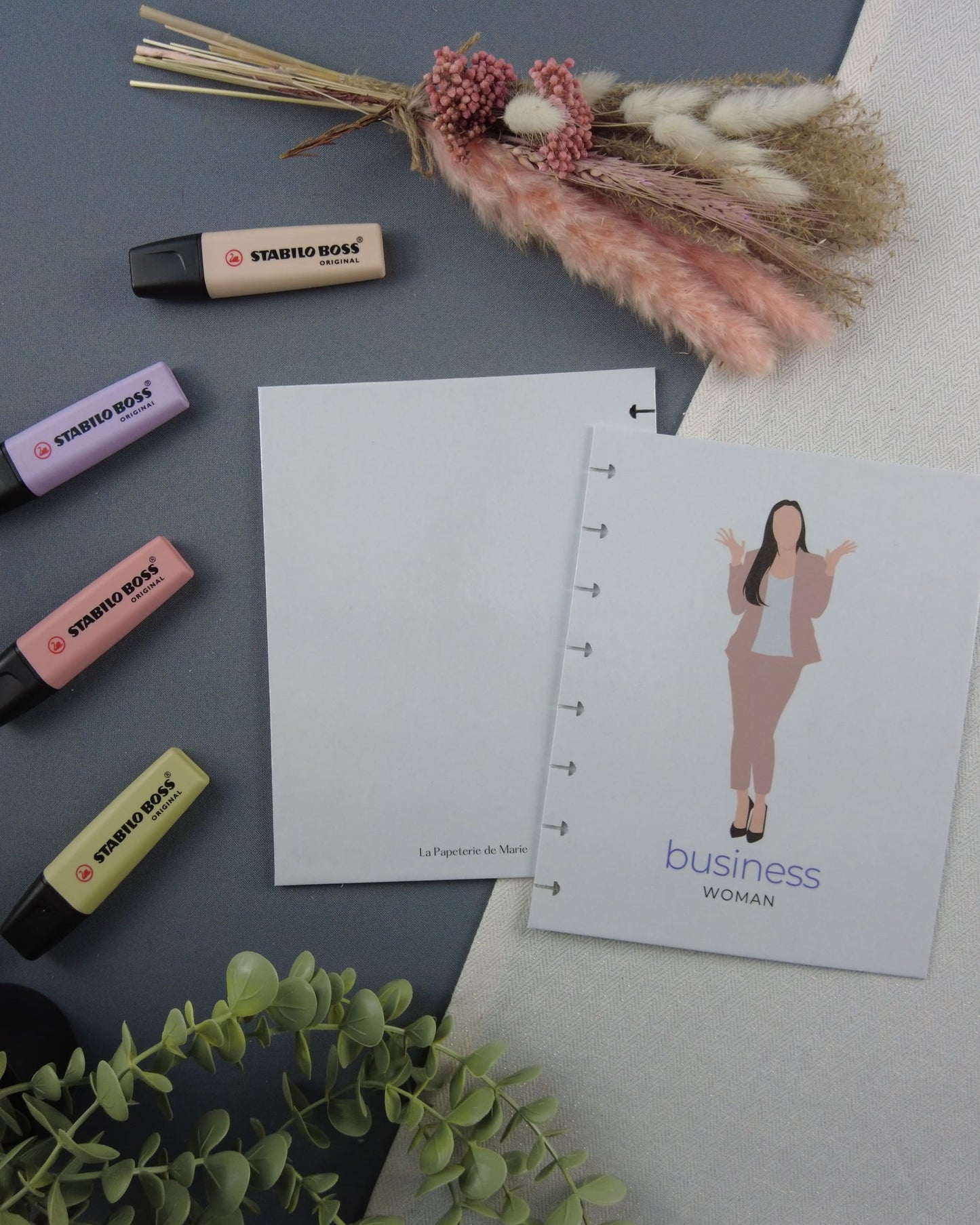 businesswoman-carnetrechargeable-couvertureatoma-lapapeteriedemarie.2