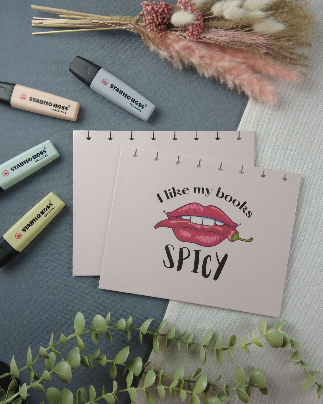 ilikemybooksspicy-carnetdelecture-carnetrechargeable-couvertureatoma-lapapeteriedemarie.3