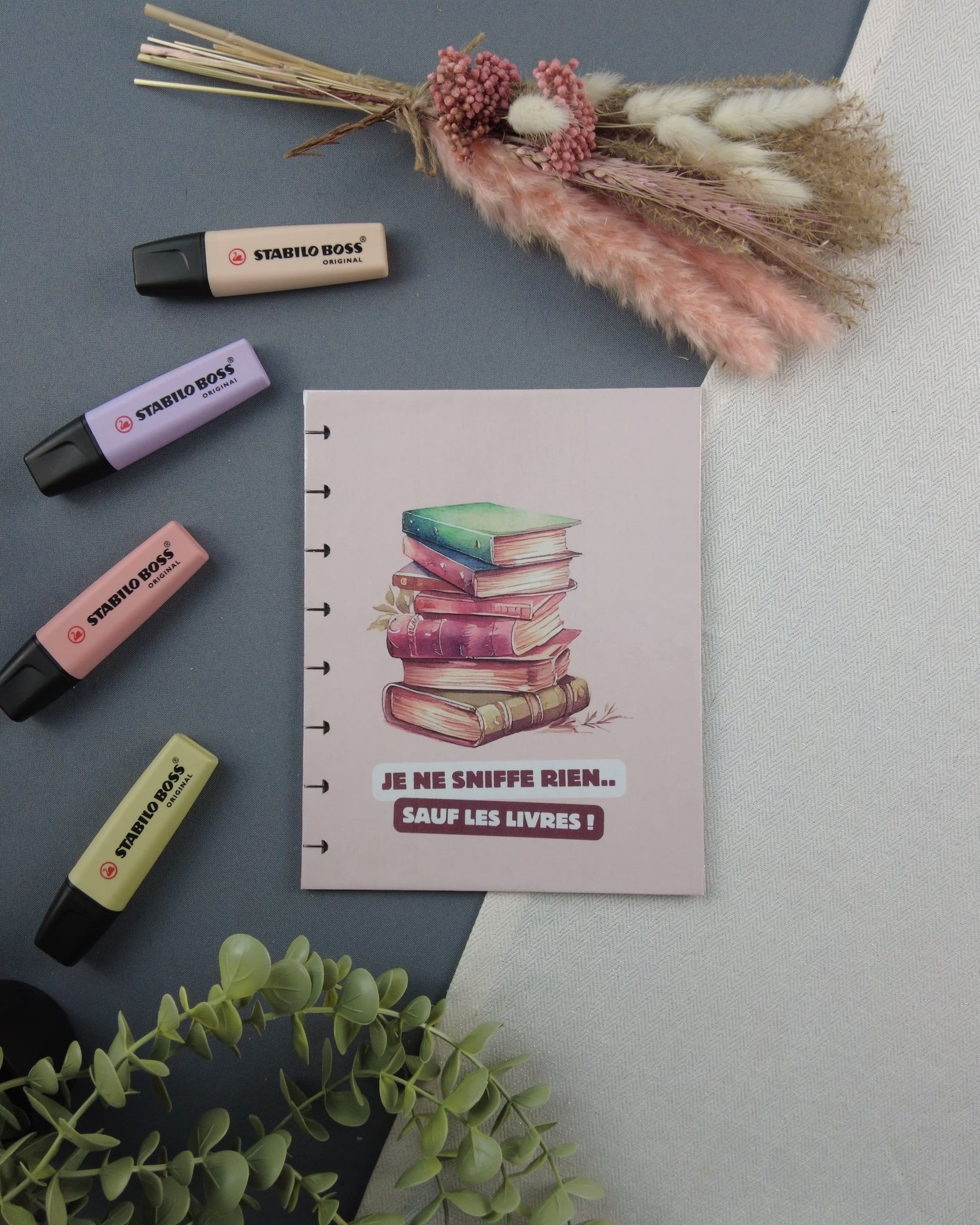 jenesnifferien-carnetrechargeable-couvertureatoma-lapapeteriedemarie.1