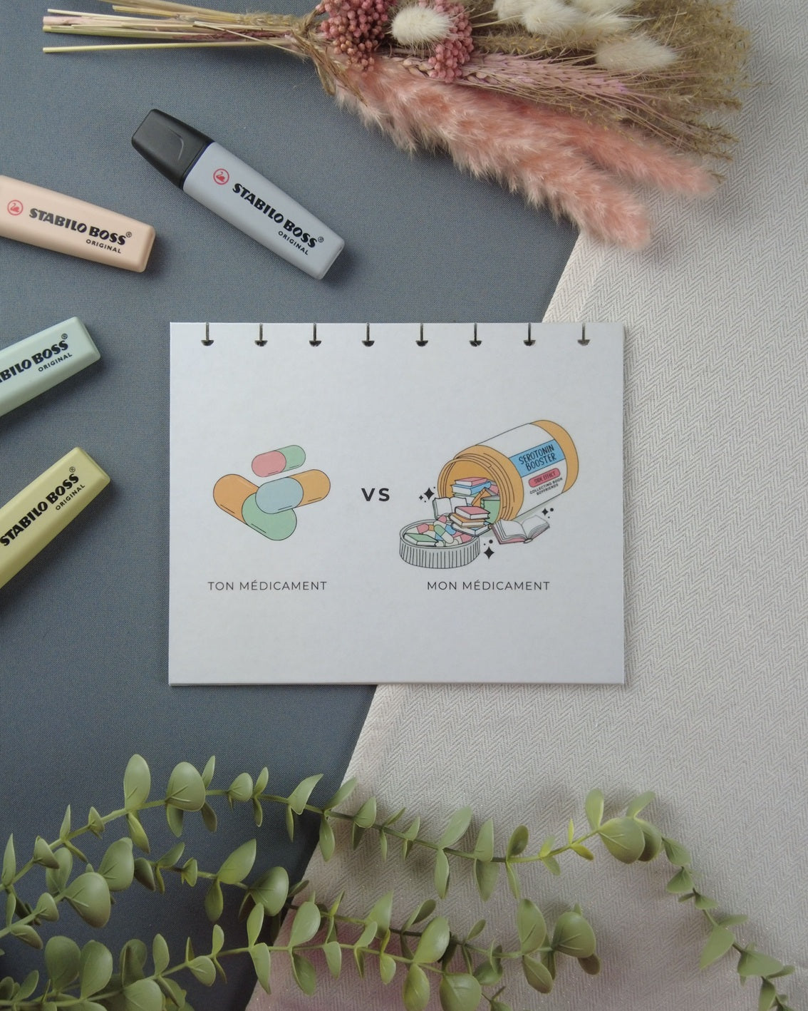 monmedicament-carnetdelecture-carnetrechargeable-couvertureatoma-lapapeteriedemarie.1