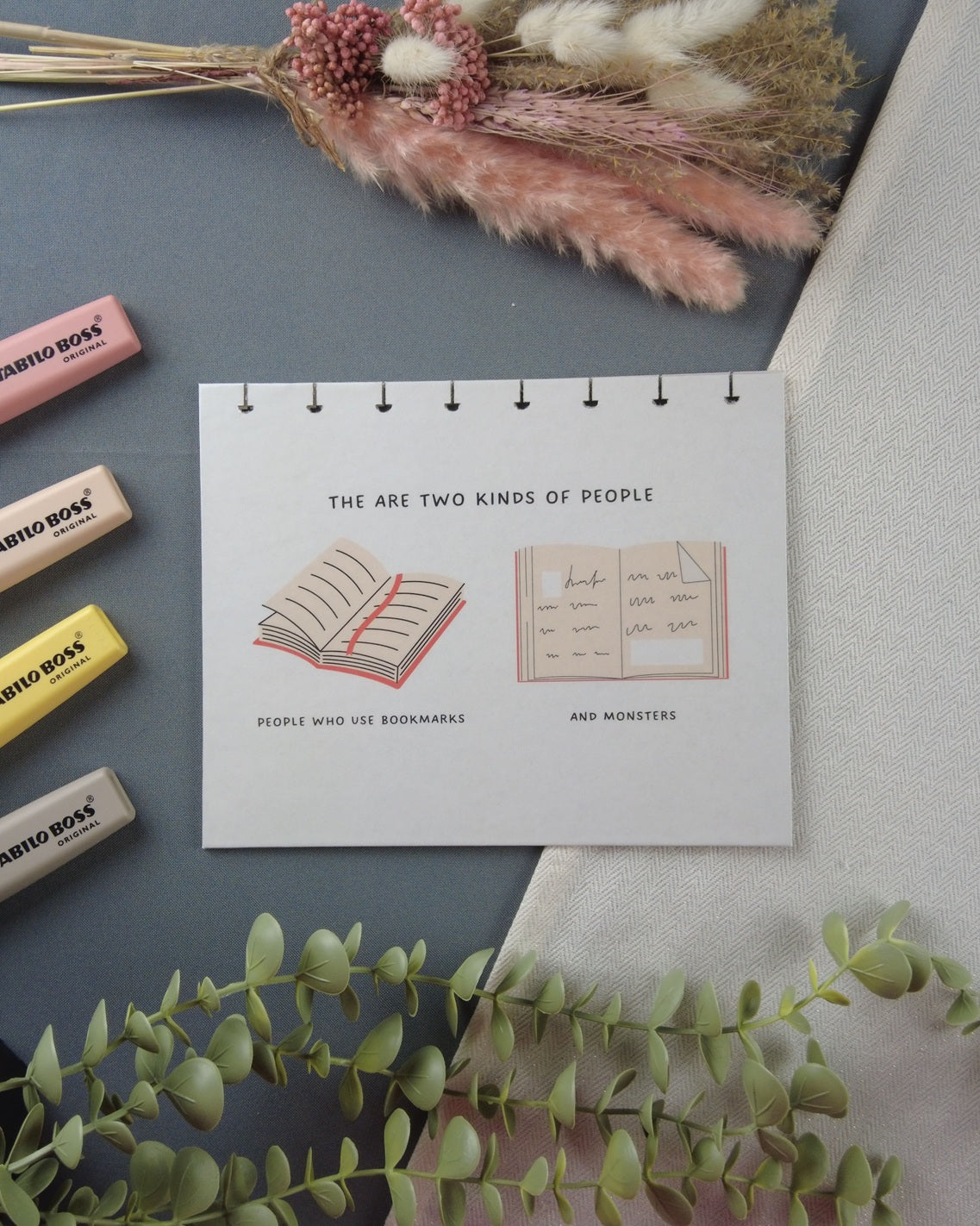 twokindsofpeoplebookaholic-carnetrechargeable-couvertureatoma-lapapeteriedemarie.1