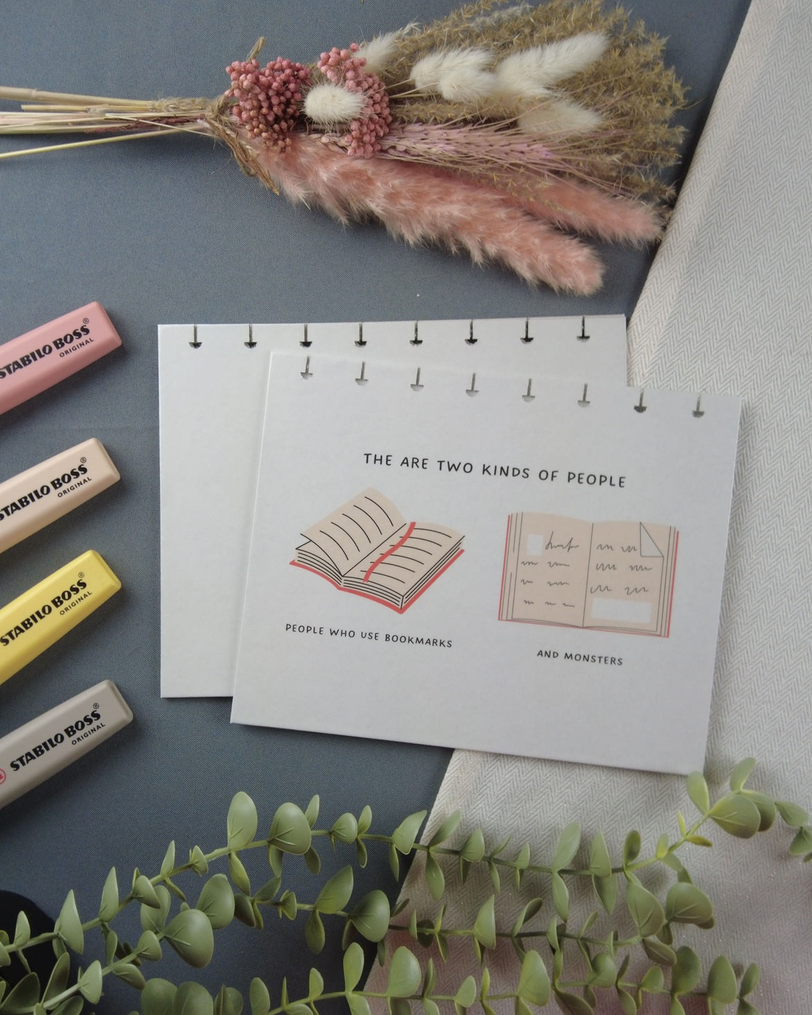 twokindsofpeoplebookaholic-carnetrechargeable-couvertureatoma-lapapeteriedemarie.2